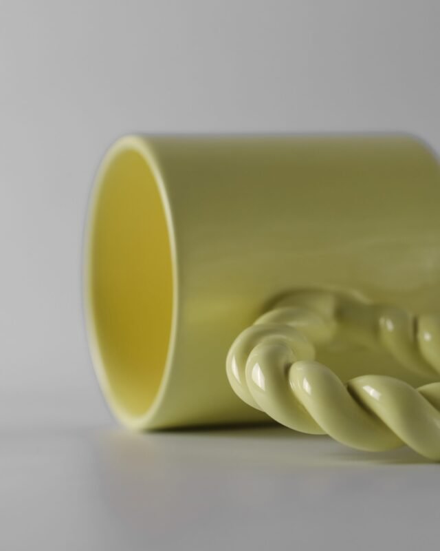 Keramikinis puodelis TWIST LIGHT YELLOW - Image 2
