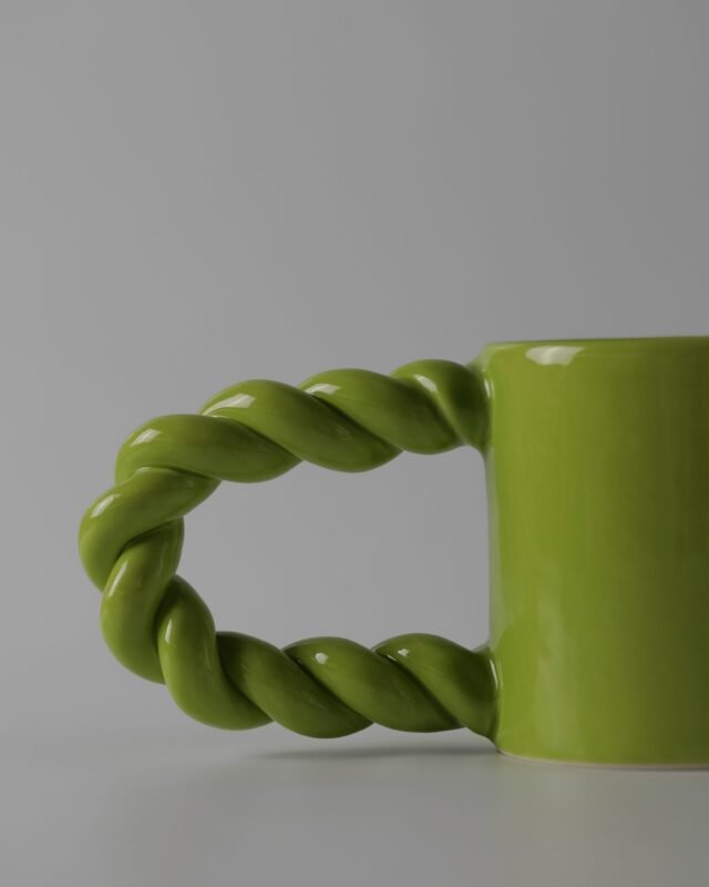 Keramikinis puodelis U TWIST OIL GREEN