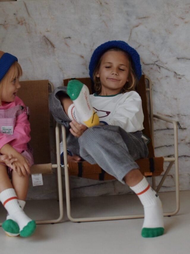 Kojinės Go Outside, Look Inside