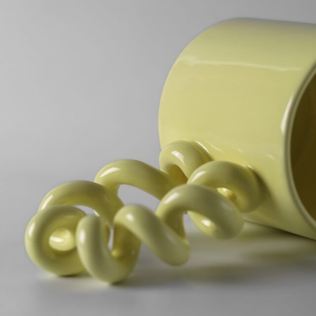Keramikinis puodelis CURLY SOFT YELLOW