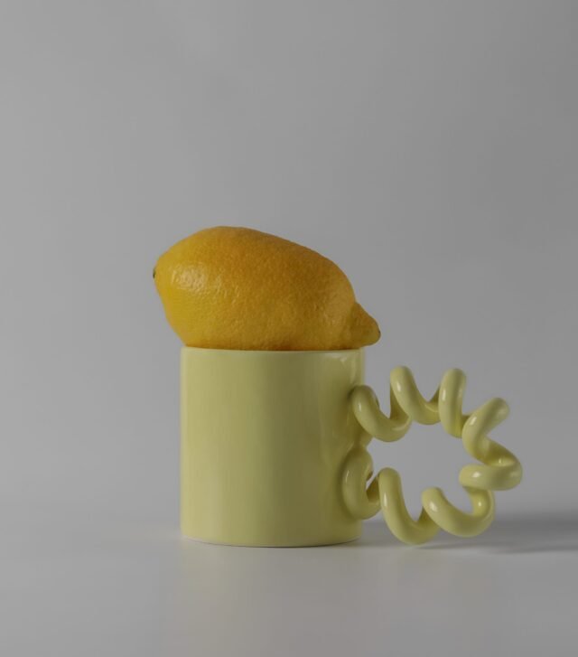 Keramikinis puodelis CURLY SOFT YELLOW - Image 2