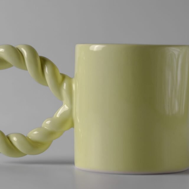 Keramikinis puodelis TWIST LIGHT YELLOW