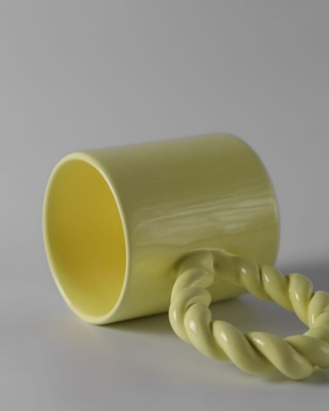 Keramikinis puodelis TWIST LIGHT YELLOW - Image 4