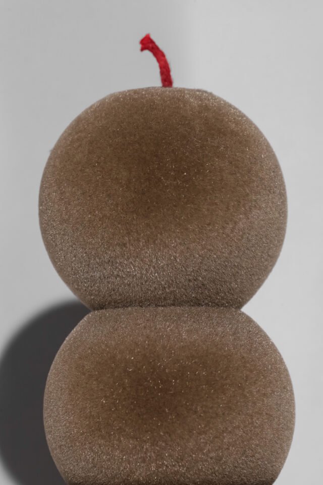 LILU BEIGE VELVET žvakė