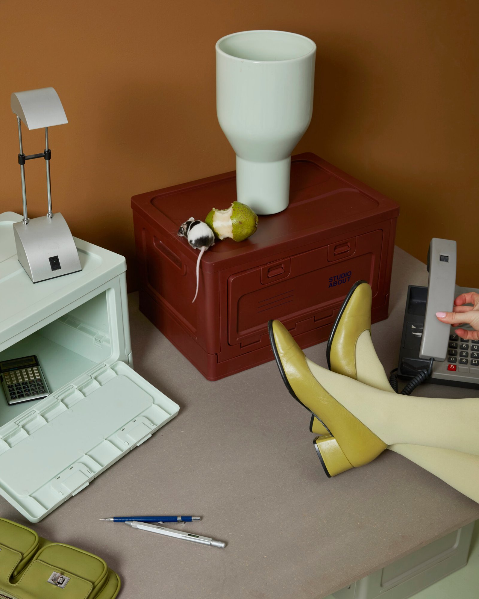 box-mint-bordeux-storage-studio-about-3 copy